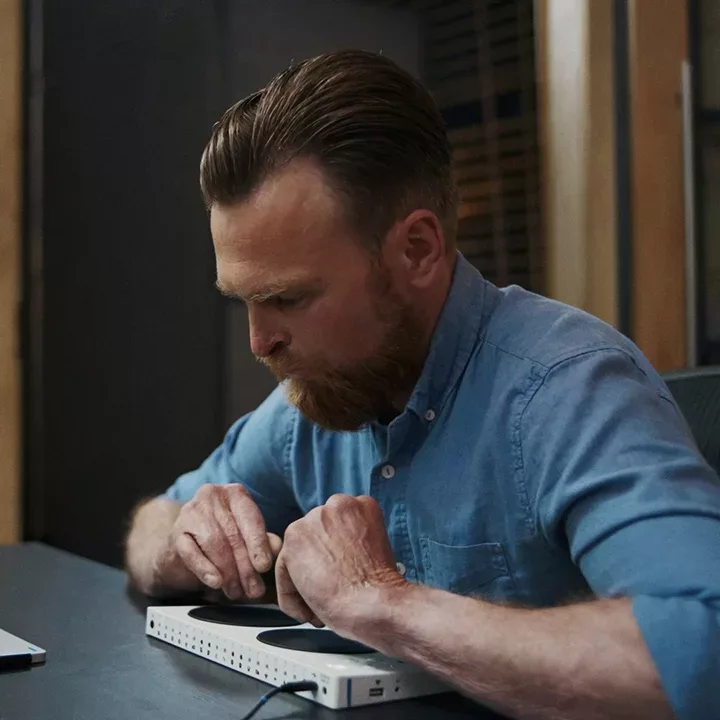 Karl Hinett with the adaptive controller