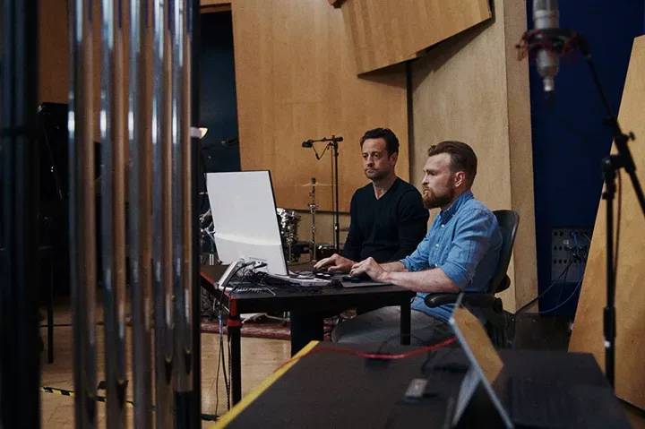 Karl Hinett in studio